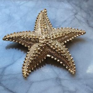Starfish gold pin